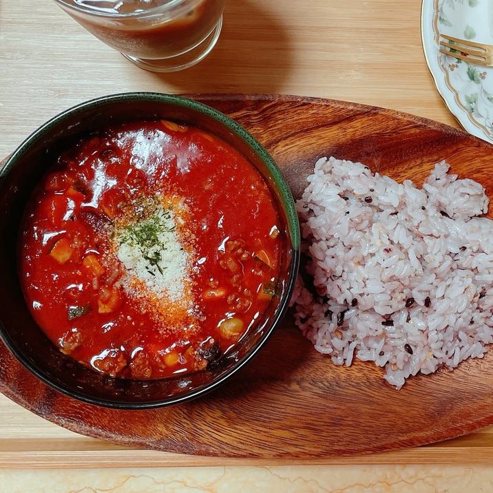 お野菜たっぷり！挽肉とお豆のトマトスープカレー